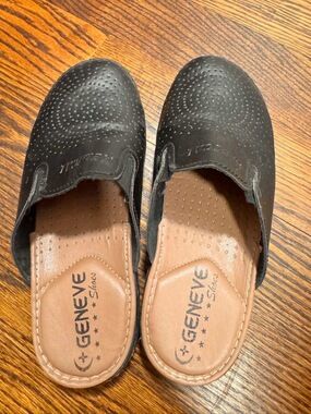 Geneve Slip-On Mules / Black